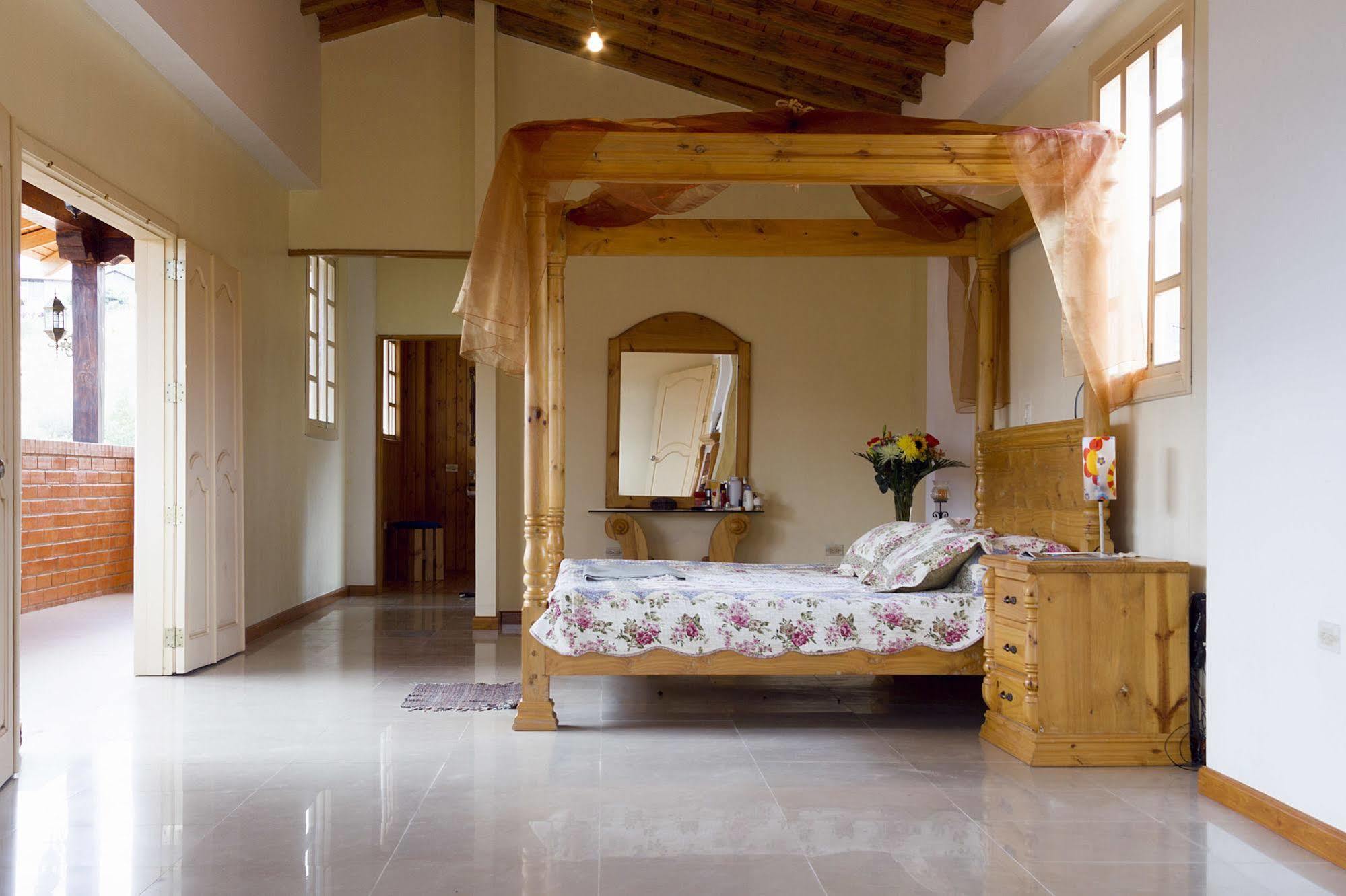 Villa Beatriz Lodge Vilcabamba Buitenkant foto