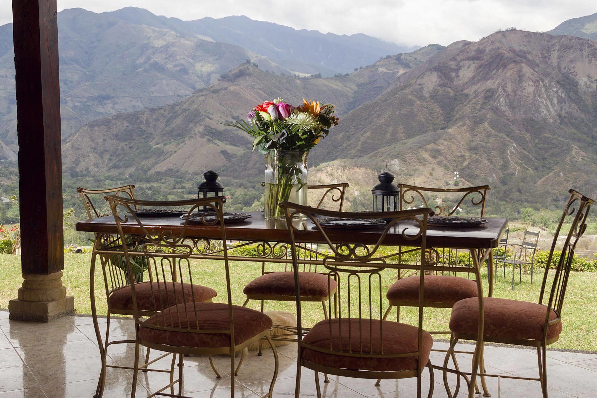 Villa Beatriz Lodge Vilcabamba Buitenkant foto